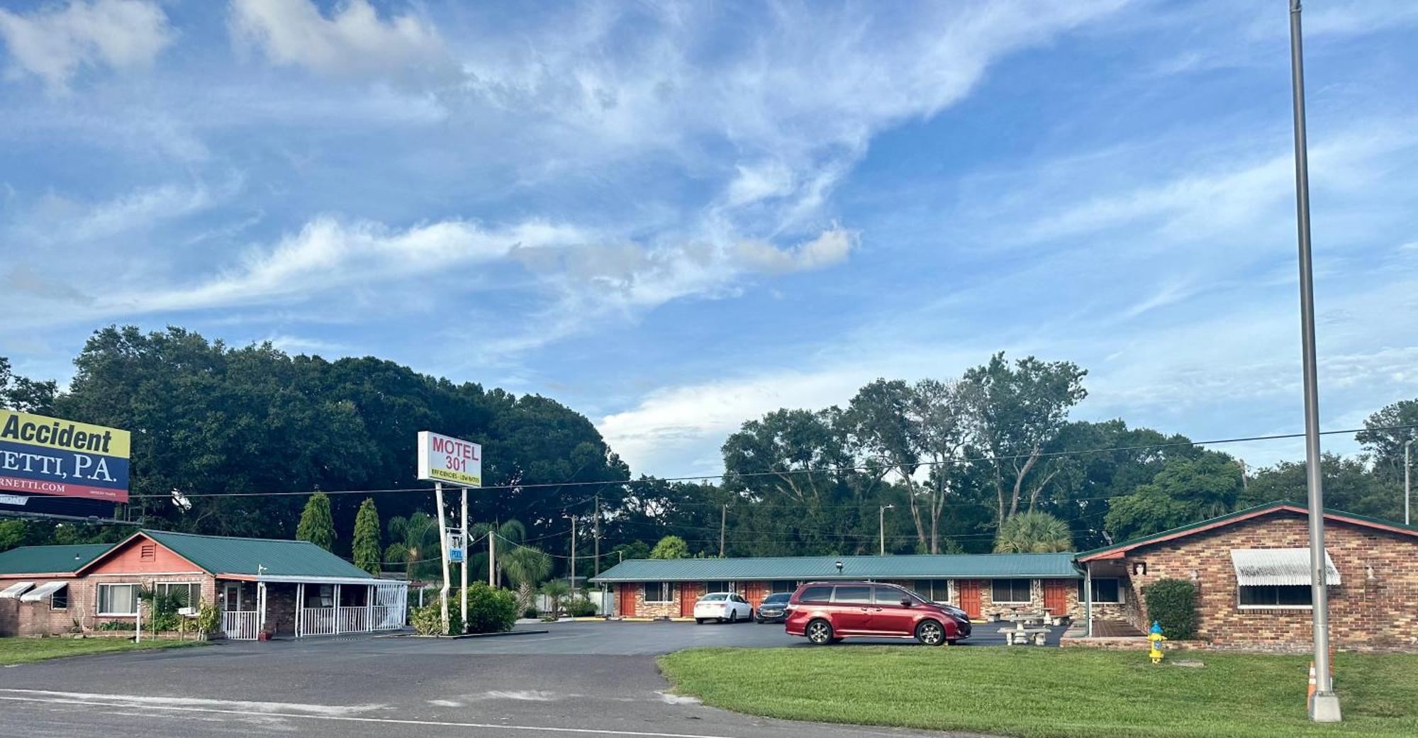 Motel 301 Orient Park Eksteriør bilde